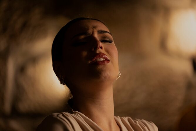 1-hour Intimate Fado Concert in a Typical Venue - Key points to know before you go