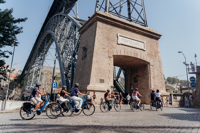 3-Hour Porto Highlights on a Electric Bike Guided Tour - Before you ride: helmets, height rules, and city-traffic reality