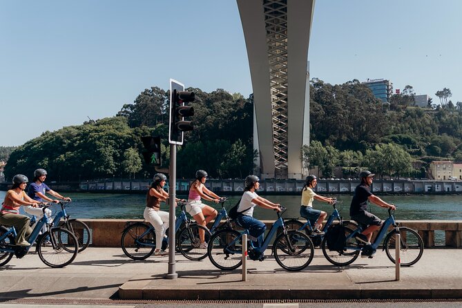 3-Hour Porto Highlights on a Electric Bike Guided Tour - Jardim da Cordoaria: a calm break near the Clérigos skyline