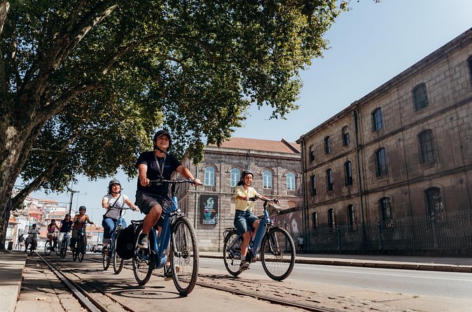 3-Hour Porto Highlights on a Electric Bike Guided Tour - Avenida dos Aliados and the street-life contrast