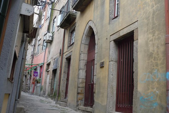 3-Hour Porto Jewish Heritage Walking Tour with Local Guide - Starting at Porto Cathedral, Then Letting the City Talk
