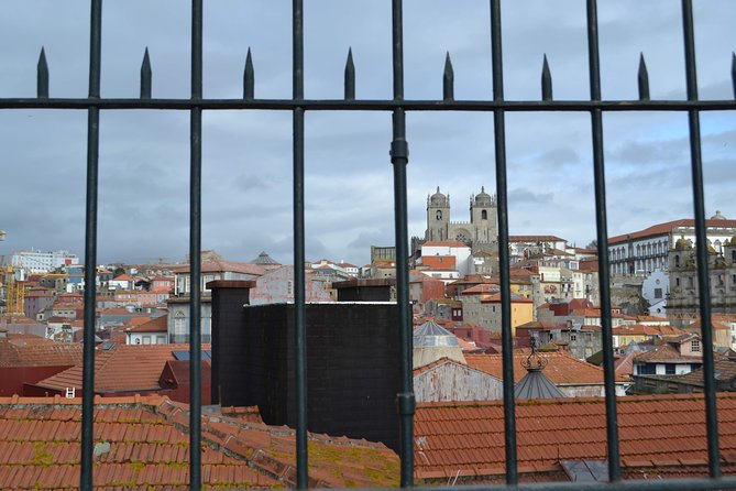 3-Hour Porto Jewish Heritage Walking Tour with Local Guide - São Bento da Vitória and Nossa Senhora da Vitória, Memorial Stops That Matter