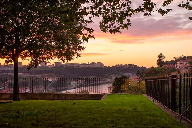 3-Hour Porto Jewish Heritage Walking Tour with Local Guide - Postigo do Carvao: Medieval Porto and a Gate Tied to Confinement