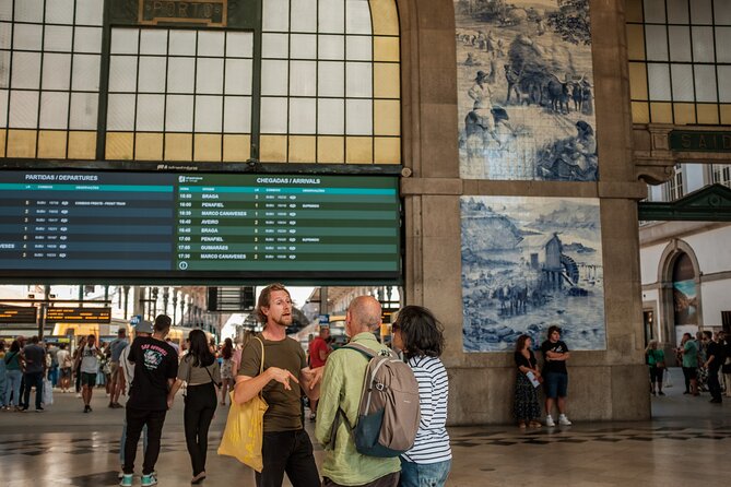 3-hour private guided walking tour of the BEST of Porto - Passeio das Virtudes and Miradouro da Vitoria: Douro views with good timing