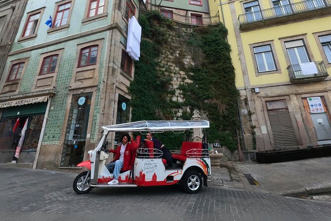 3 Hour Tuk tuk Tour in Porto - Dom Luís I Bridge: Eiffel connection and photo timing
