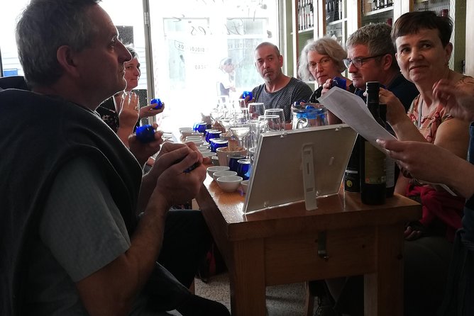 3 table wines & 5 Port wines + Tapas - Rua de Sant’ Ana: the table wine tasting in medieval Porto