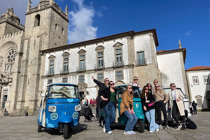3h30 tour in Porto by Tuk Tuk - Jardim Botanico, Serra do Pilar, and the Douro Side Views