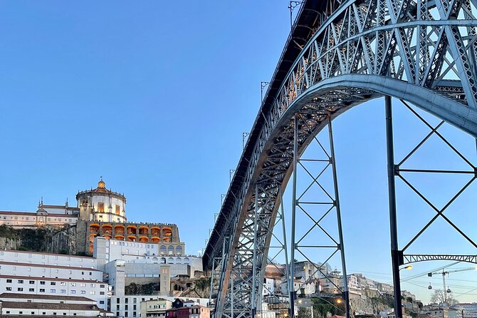 3h30 tour in Porto by Tuk Tuk - Cais de Gaia and Praia do Ourigo: Porto on Both Sides