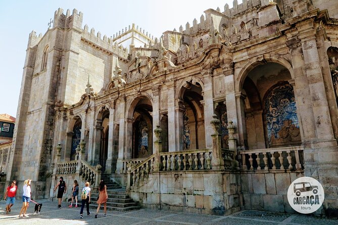4-hour sightseeing tour in Porto - Cais de Gaia: Douro Riverfront Views Across UNESCO Porto
