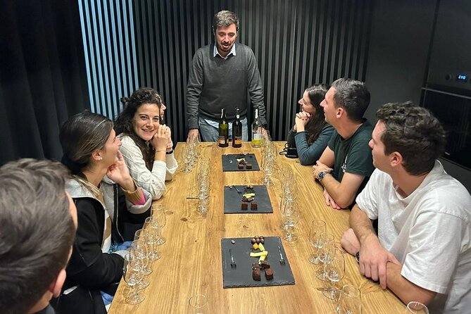 5 Port Wine Tasting with pairings - The Group Experience: Relaxed, Social, and Not Rushed