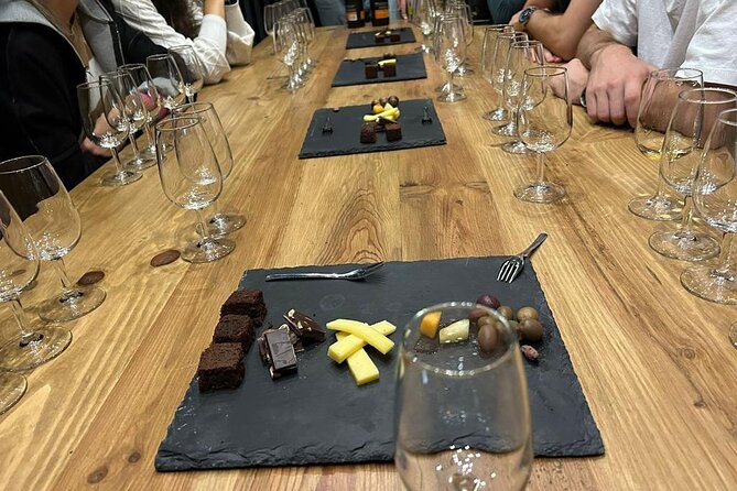 5 Port Wine Tasting with pairings - English Session, but Not Always One-Note