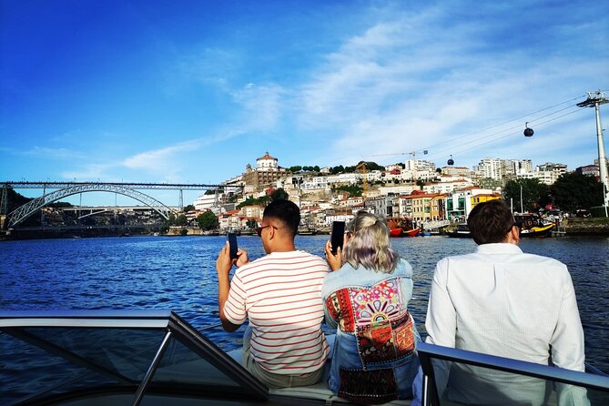 6 Bridges, Unshared,1h30m, sunset option, group price up to 6px - Private boat time on the Douro: what you are actually buying
