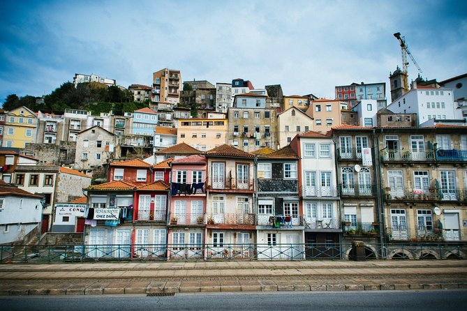 Authentic Oporto Walking Tour with Wine Tasting - Stop 1: Clérigos Tower and the Baroque Landmark Moment
