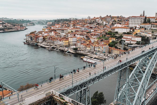 Authentic Oporto Walking Tour with Wine Tasting - Stop 3: Lello Bookstore, Harry Potter Fame, and Smart Timing