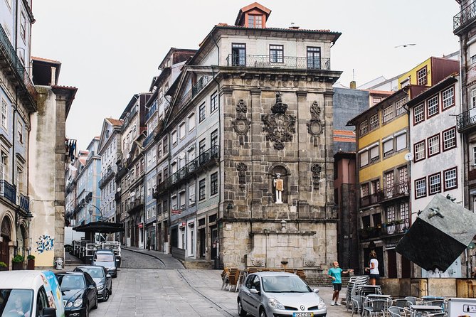 Authentic Oporto Walking Tour with Wine Tasting - Stop 4: Porto City Hall on the Avenue of Aliados