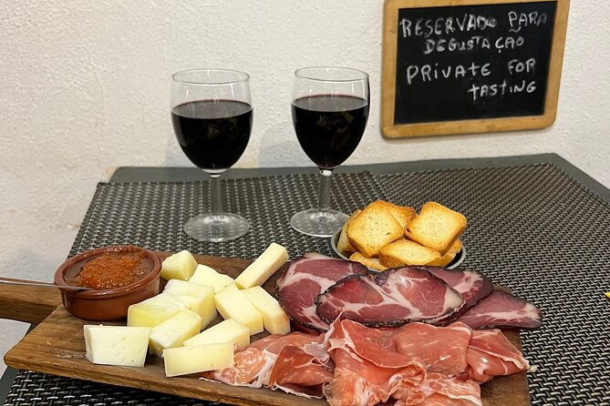 Authentic Port Wine Tasting & Douro River Cruise in Porto - The Douro River cruise, about an hour of real Porto scenery