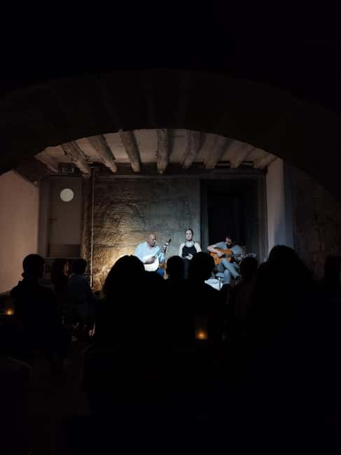 Authentic Porto Fado: A Cultural & Musical Evening - Meeting Your Guide and Getting Oriented Near the Stone Monument