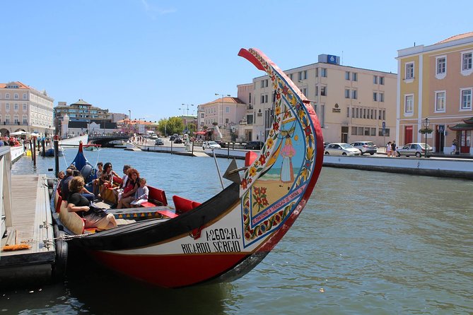 Aveiro Canal Cruise in Traditional Moliceiro Boat - A Moliceiro Boat Cruise in Aveiro Feels Like a Local Shortcut