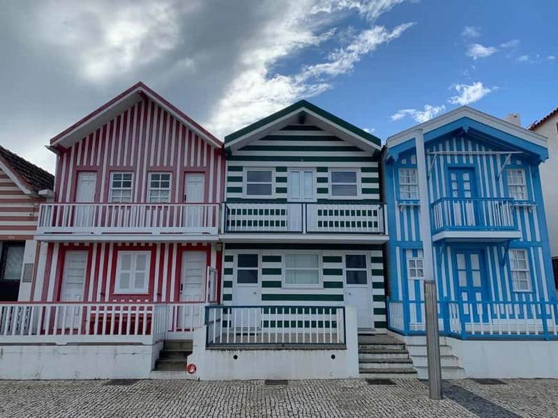 Aveiro & Coimbra Small Group Tour with Moliceiro Boat Cruise - Practical tips: meet early, watch the weather, and pack smart