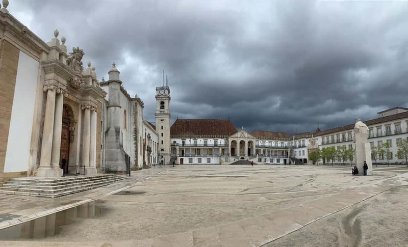 Aveiro & Coimbra Small Group Tour with Moliceiro Boat Cruise - Lunch strategy: how to use the free 1.5 hours well