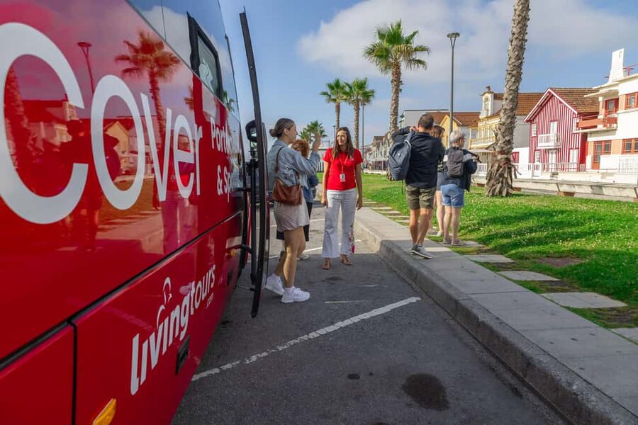 Aveiro: Half-Day Tour from Porto with Optional Cruise - Costa Nova Beach: those striped houses, and why 30 minutes can be enough