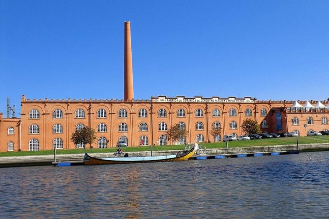 Aveiro Small-Group: Half Day Tour with Boat Ride - Stop 2 on the Ria de Aveiro: the moliceiro boat ride