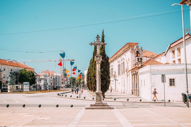 Aveiro Walking and Boat Tour Ovos moles and Colorful Ribbons - Travessa do Governo Civil: convent leftovers and formal buildings close together