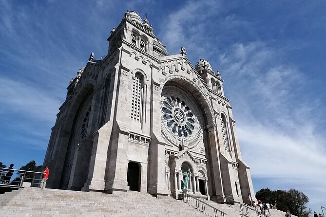Barcelos, Ponte de Lima & Viana Private Tour (All Inclusive) - Museu do Traje in Viana: clothing culture that actually tells a story
