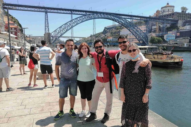 Best of Porto Private Walking Tour - Igreja do Carmo tiles: when faith turns into street art