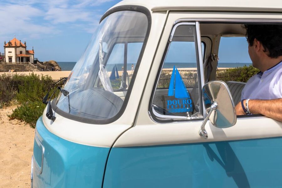 Best views to Porto from Gaia. VW Kombi tour with cocktail - What the guide actually adds, and why it helps your photos
