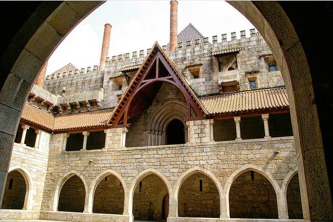 Braga and Guimarães Cultural Private Tour - How the 9-hour schedule stays manageable