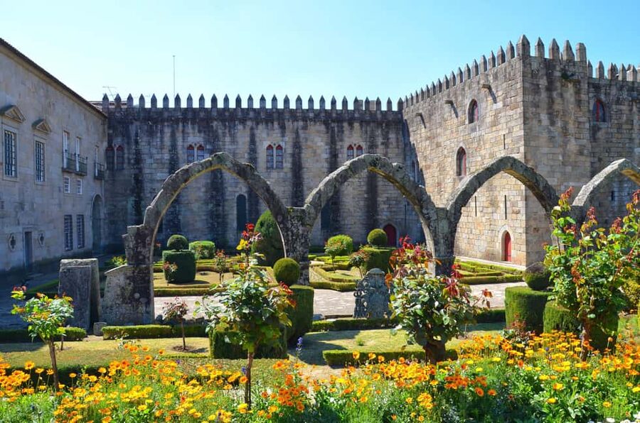 Braga and Guimarães Day Trip from Porto - Should you book this Braga and Guimarães day trip?