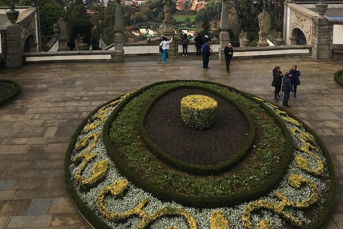 Braga and Guimarães Private Tour From Porto - Guimarães Castle: the medieval anchor of the day
