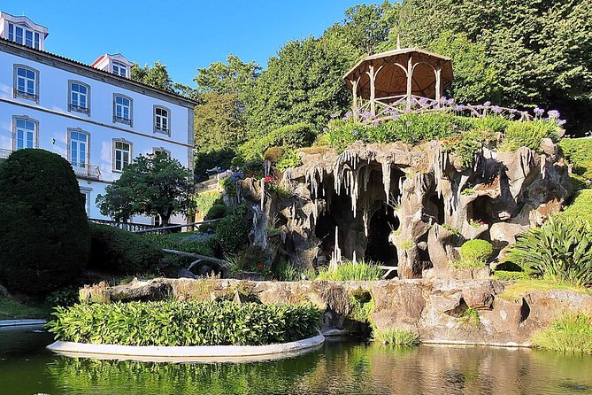 BRAGA E GUIMARÃES Private Historic Tour from Porto - The value of private pacing, and what guides bring to the day