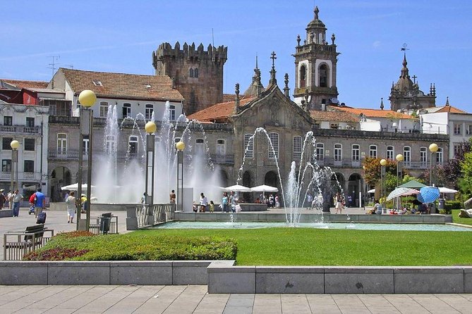 Braga - Roman & Baroque / Full Day - from Porto - Jardim de Santa Barbara and Torre de Menagem: quiet views and the last castle piece