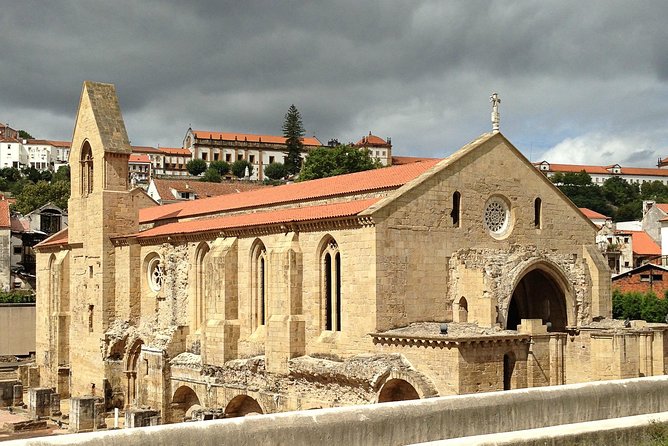 Bussaco Palace and the University of Coimbra Private Tour - Porta Ferrea, the gate with old-school faculty symbolism