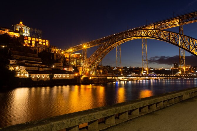 Christmas All Inclusive Dinner River Cruise with DJ on Board - Crossing the Douro’s Six Bridges: How to Watch the Night Views