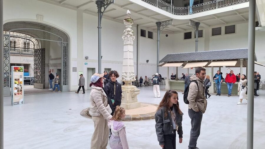 Customizable Full Day Porto Tour: Choose Your Experience - Liberdade Square, São Bento, and Porto Cathedral: your orientation in one tight stretch