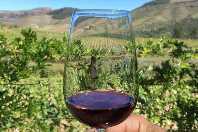 Day Trip Through the Enchanting Douro Valley #DuckSideOfPorto - First, the vibe: what makes this Douro day work