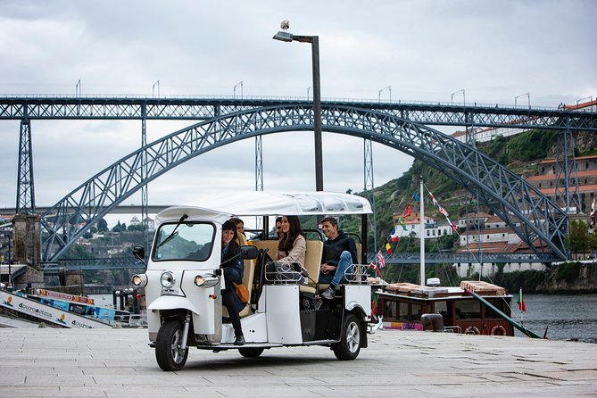 Discover Porto's Highlights on a 2-Hour Private Electric Tuk Tuk - Clérigos Tower: A Baroque Bell Tower Viewpoint You’ll Remember