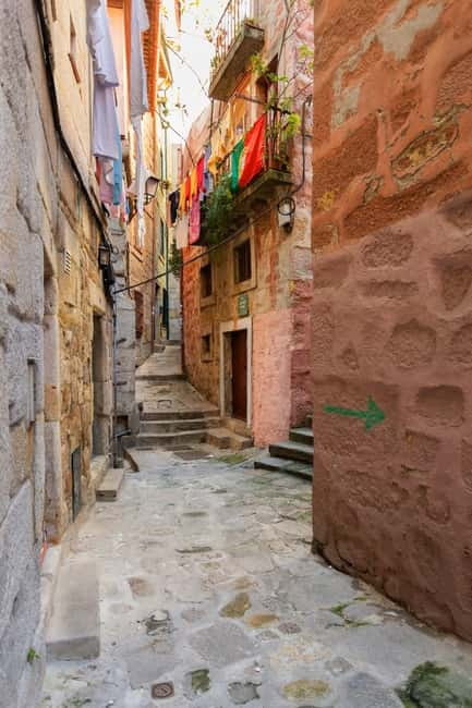 Discover Porto's Historical Roots Walking Tour - Coffee break and group size: why the pacing feels right