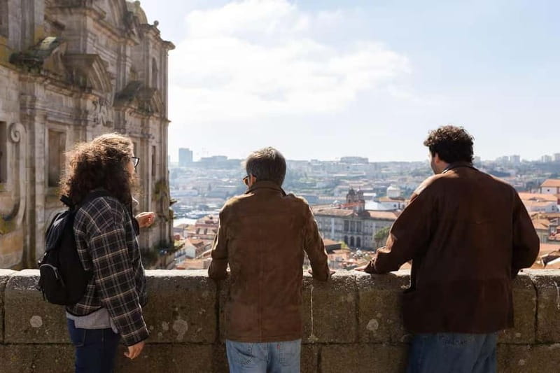 Discover Porto's Historical Roots Walking Tour - Porto Cathedral, Ribeira Square, and Vitória: how the guide reads the city