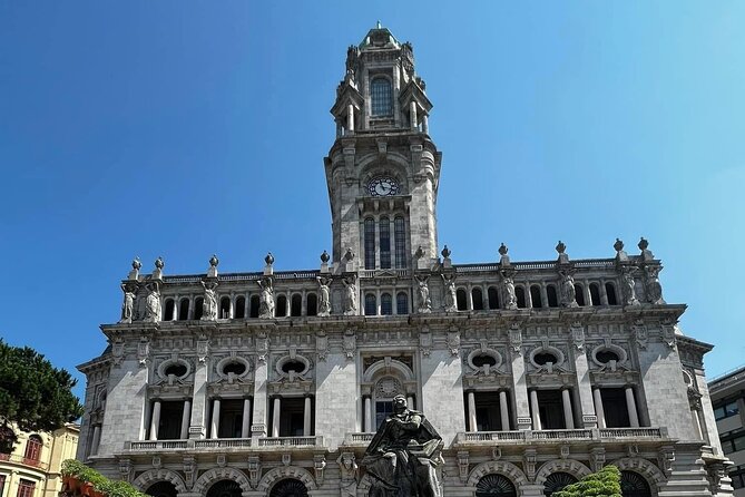 Discover Porto with an Official Guide: A Tour of Iconic Landmarks - Sé do Porto and the medieval lanes: going from landmarks to living streets