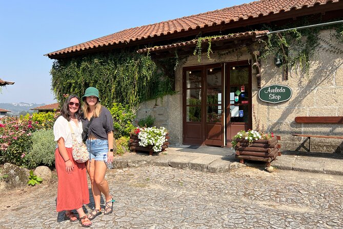 Discovering Magical Garden of Vines Tour in Quinta da Aveleda - Wine, cheese, and lunch at Aveleda: the flavors part of the half-day