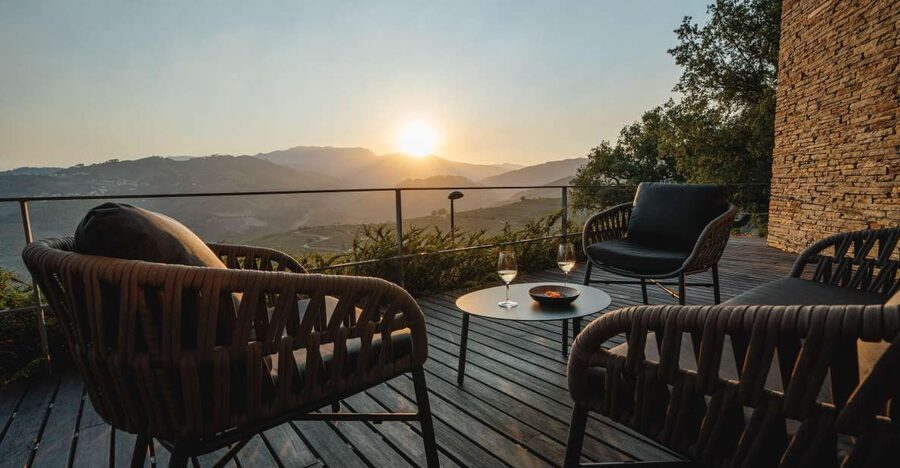 Douro Luxury - Private Cruise Premium Winery and Restaurant - Wine-paired lunch with valley views, the payoff moment