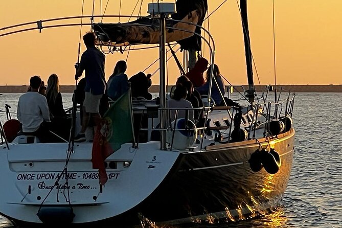 Douro Sunset Sailboat Experience in Porto - Drinks and Snacks: Porto Tónico, Wine, and the Relaxed Pace
