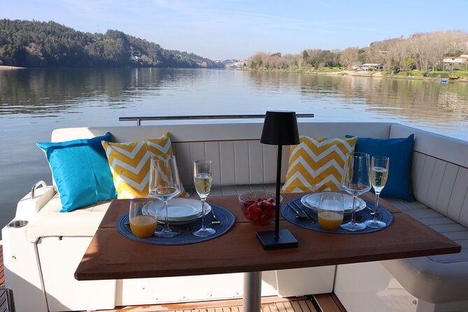 Douro Tour on a Private Yacht in Porto - What you actually get onboard: wine, cheese, and real hosting