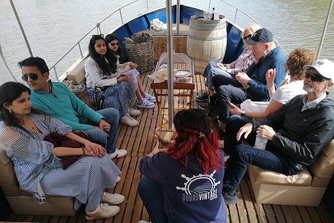 Douro Valley: A Half-Day, 1 winery, tatings & 1-h Boat tour - Guides Matter: When Local Pride Turns Into Better Stories