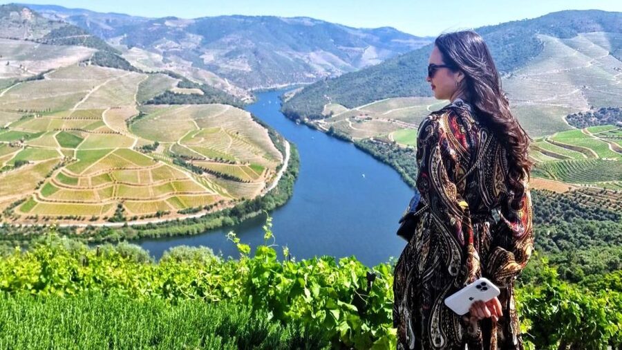 Douro Valley-Expert Guide-Boat-Lunch-Tastings PremiumService - Why This Premium Douro Day Feels Worth the Price