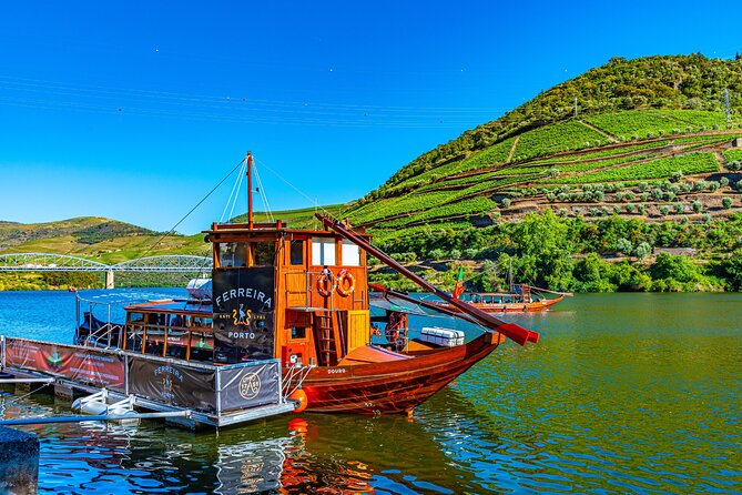 Douro Valley: Historical Sites, Wine Experience, Lunch & Cruise - The 7:30 am start that makes the day feel smoother